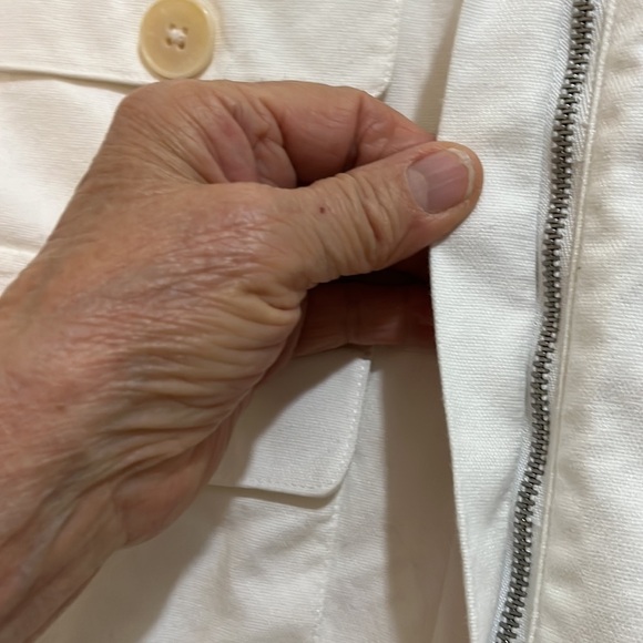 Lauren Ralph Lauren ivory colored long sleeved jacket with front zipper. Size M - Picture 4 of 9